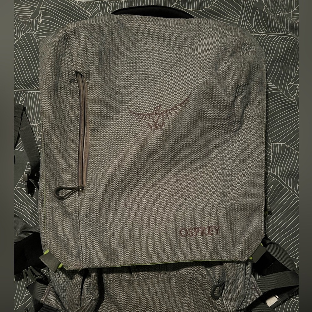OSPREY PIXEL BACKPACK- gently used- Grey